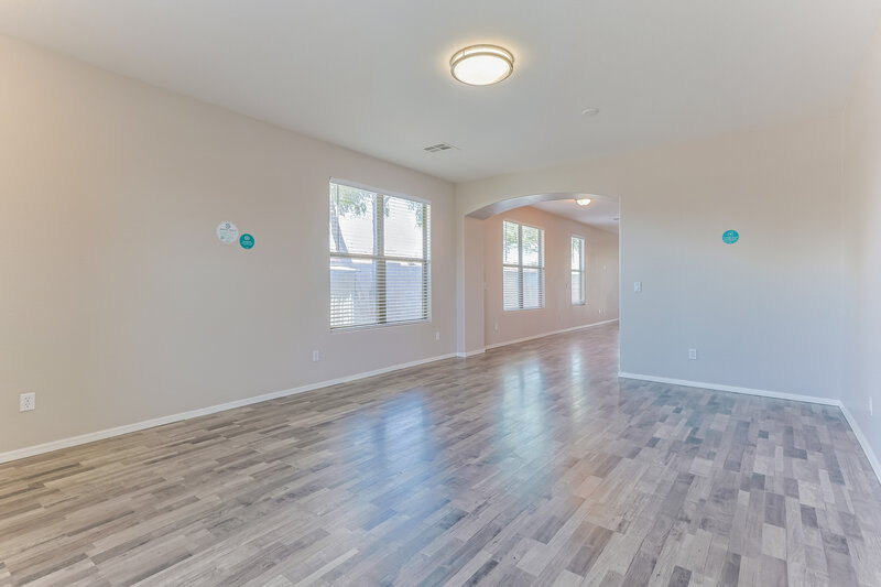 2,030/Mo, 46186 W Holly Dr Maricopa, AZ 85139 Family Room View 3