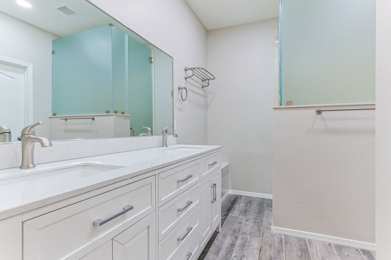 2,030/Mo, 46186 W Holly Dr Maricopa, AZ 85139 Main Bathroom View