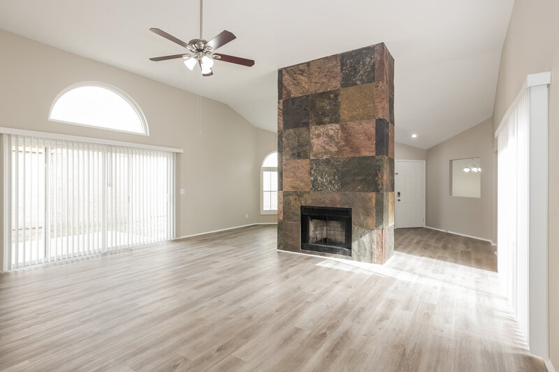 2,895/Mo, 11770 N 112th St Scottsdale, AZ 85259 Living Room View