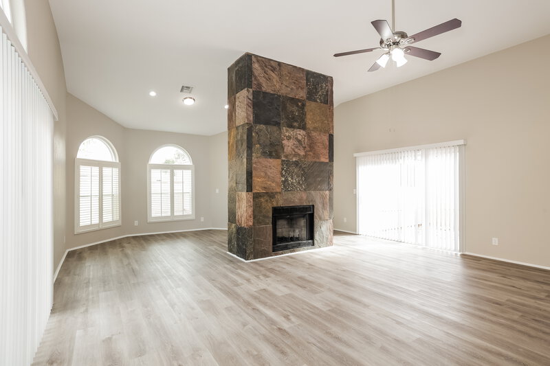 2,895/Mo, 11770 N 112th St Scottsdale, AZ 85259 Living Room View 2