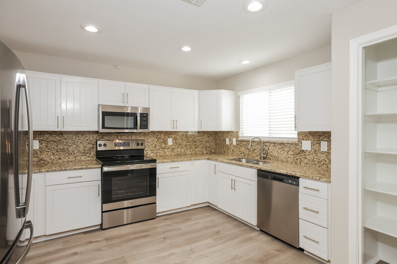 2,895/Mo, 11770 N 112th St Scottsdale, AZ 85259 Kitchen View 3