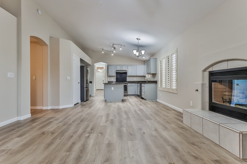 2,750/Mo, 4304 E Rowel Rd Phoenix, AZ 85050 Living Room View