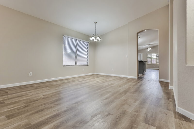 2,750/Mo, 4304 E Rowel Rd Phoenix, AZ 85050 Dining Room View