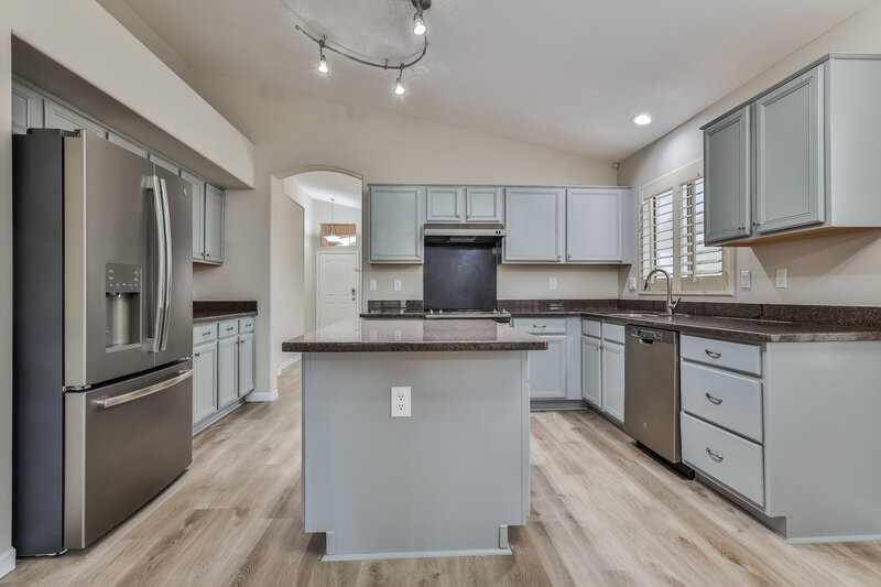 2,750/Mo, 4304 E Rowel Rd Phoenix, AZ 85050 Kitchen View