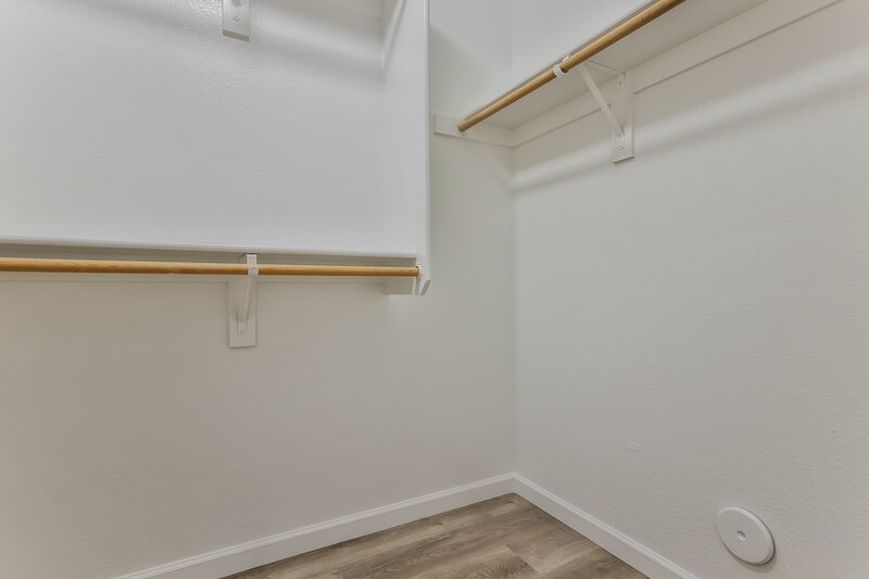 2,750/Mo, 4304 E Rowel Rd Phoenix, AZ 85050 Walk In Closet View