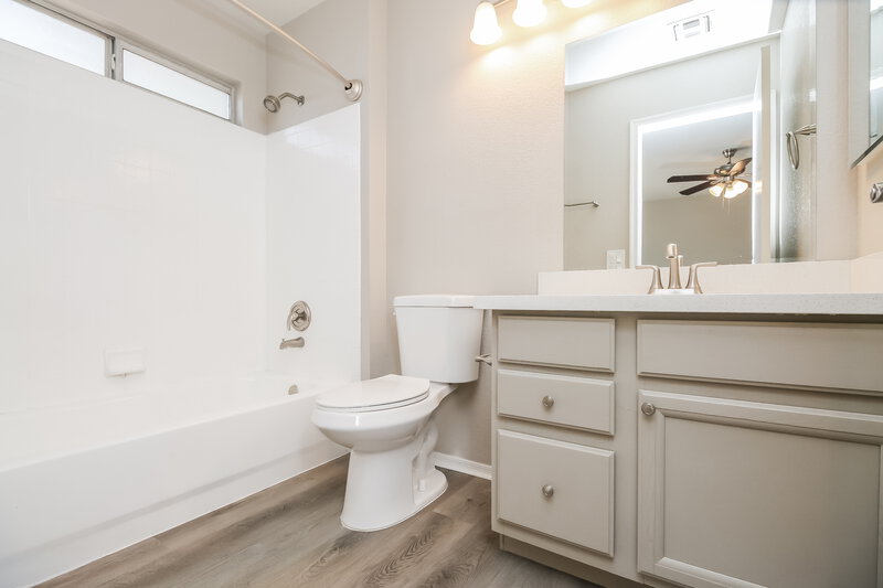 2,315/Mo, 8125 E Ellis St Mesa, AZ 85207 Main Bathroom View