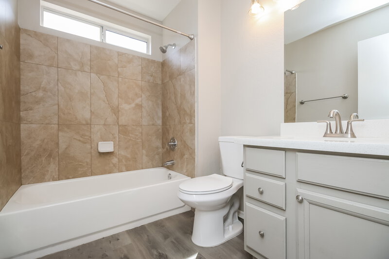 2,315/Mo, 8125 E Ellis St Mesa, AZ 85207 Bathroom View