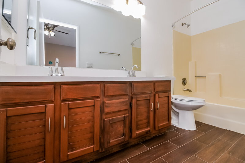 2,295/Mo, 48 W Melody Ave Gilbert, AZ 85233 Main Bathroom View