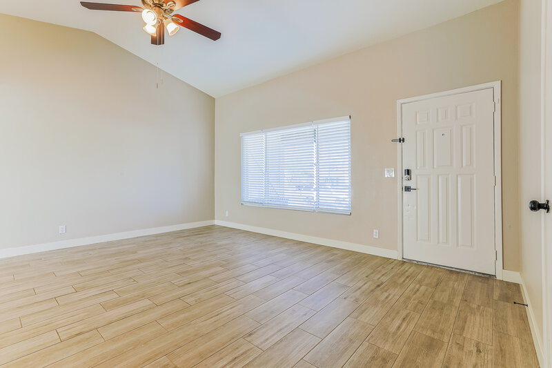 2,285/Mo, 1415 N Ironwood St Gilbert, AZ 85234 Living Room View 2