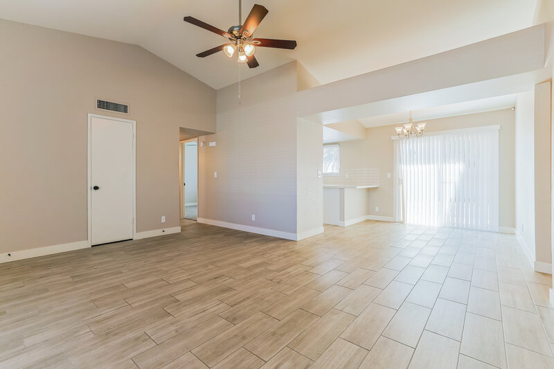 2,285/Mo, 1415 N Ironwood St Gilbert, AZ 85234 Living Room View 3