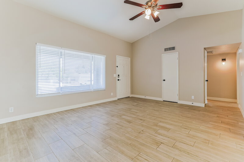 2,285/Mo, 1415 N Ironwood St Gilbert, AZ 85234 Living Room View 4