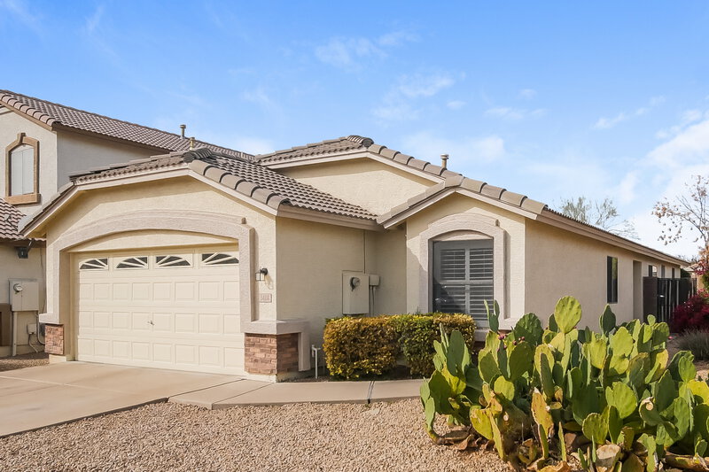 2,375/Mo, 3424 E Wahalla Ln Phoenix, AZ 85050 Front View