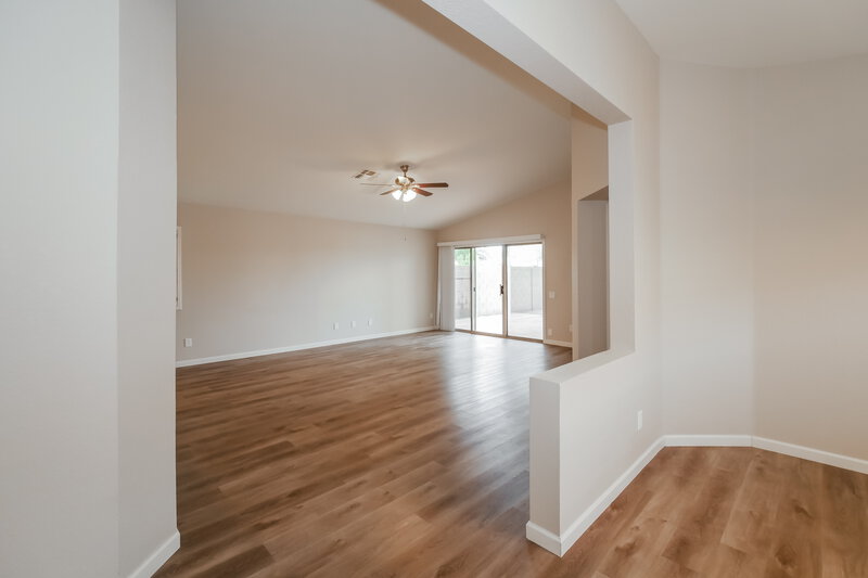 2,375/Mo, 3424 E Wahalla Ln Phoenix, AZ 85050 Dining Room View