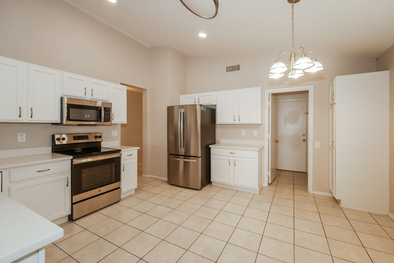 2,375/Mo, 3424 E Wahalla Ln Phoenix, AZ 85050 Kitchen View