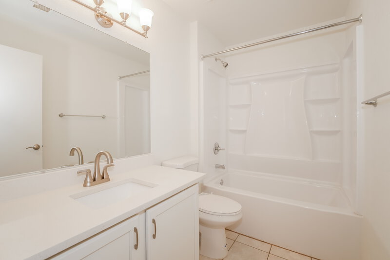 2,375/Mo, 3424 E Wahalla Ln Phoenix, AZ 85050 Bathroom View