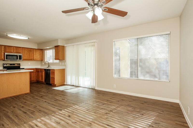 2,280/Mo, 9243 W Saint John Rd Peoria, AZ 85382 Living Room View