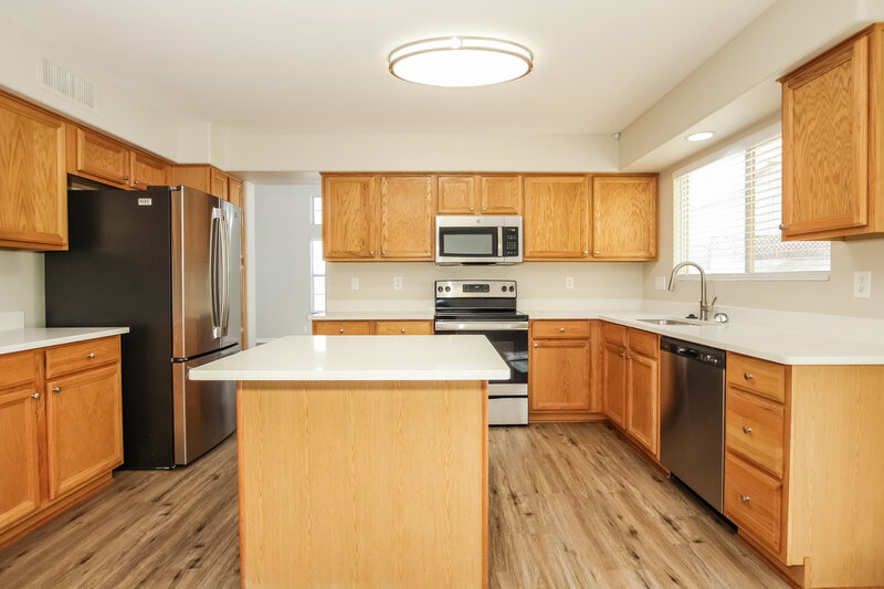 2,280/Mo, 9243 W Saint John Rd Peoria, AZ 85382 Kitchen View