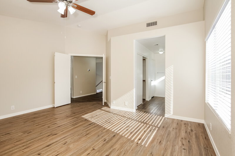 2,280/Mo, 9243 W Saint John Rd Peoria, AZ 85382 Main Bedroom View