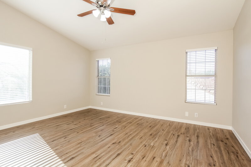 2,280/Mo, 9243 W Saint John Rd Peoria, AZ 85382 Main Bedroom View 2
