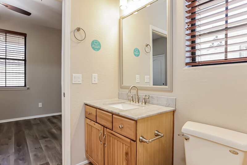 2,555/Mo, 2327 W Jake Hvn Phoenix, AZ 85085 Bathroom View