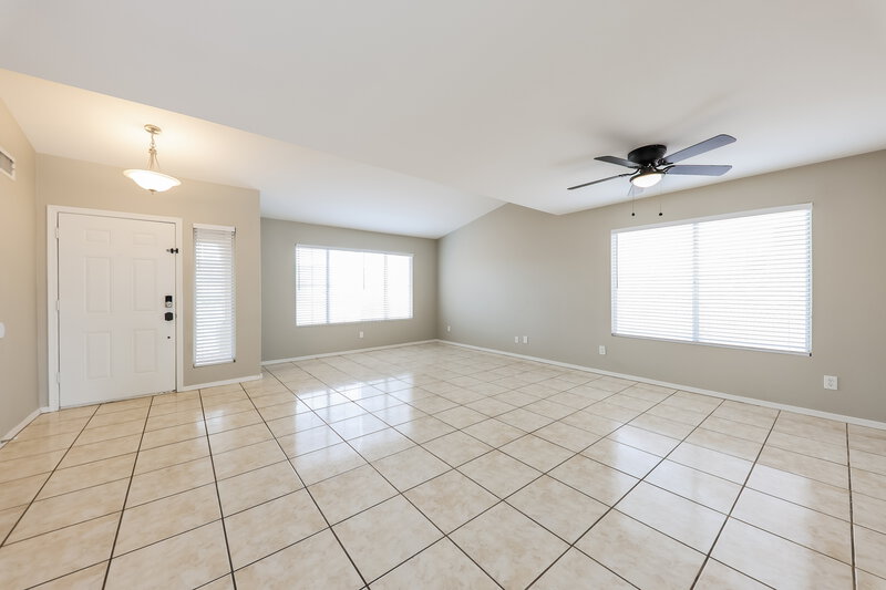2,650/Mo, 1102 W Behrend Dr Phoenix, AZ 85027 Living Room View 2