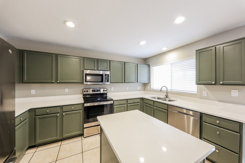 2,650/Mo, 1102 W Behrend Dr Phoenix, AZ 85027 Kitchen View 2