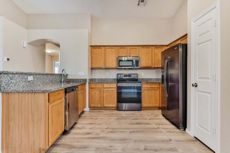 3,150/Mo, 3792 S Joshua Tree Ln Gilbert, AZ 85297 Kitchen View 2