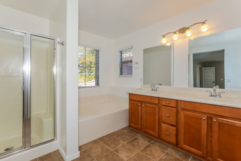 2,415/Mo, 3729 E Flamingo Way Gilbert, AZ 85297 Main Bathroom View 2