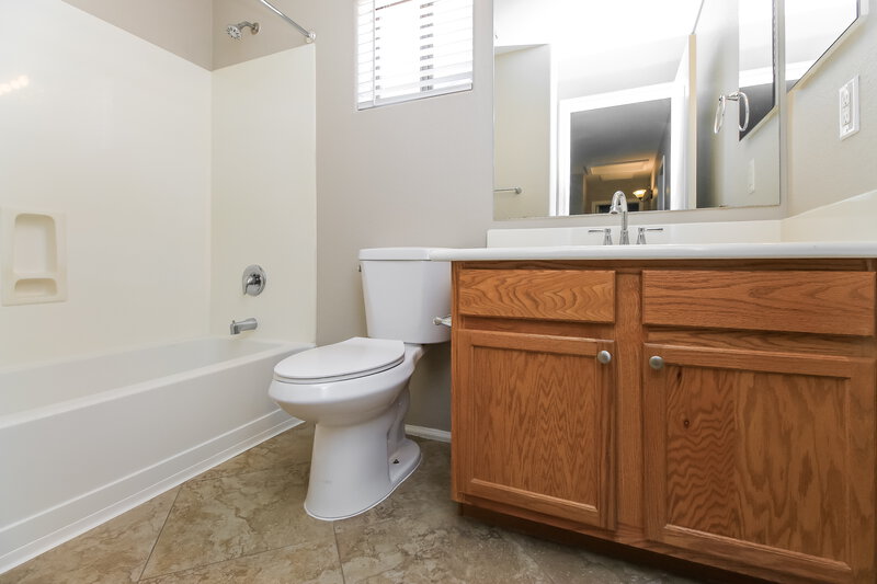 2,395/Mo, 8617 S 49th Dr Laveen, AZ 85339 Bathroom View
