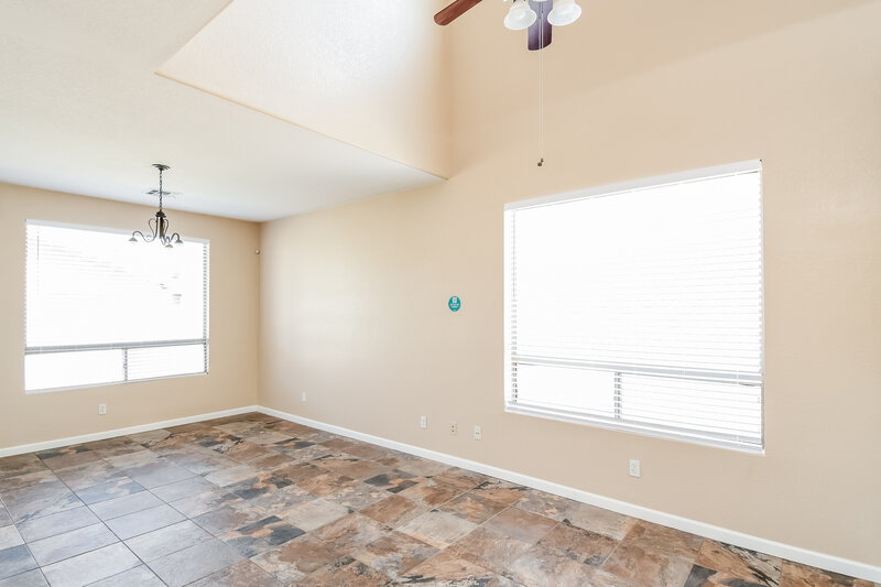 2,065/Mo, 810 E Rossi Ct San Tan Valley, AZ 85140 Living Room View