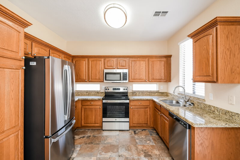 2,065/Mo, 810 E Rossi Ct San Tan Valley, AZ 85140 Kitchen View