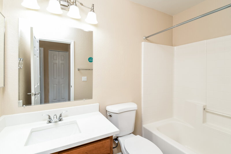 2,065/Mo, 810 E Rossi Ct San Tan Valley, AZ 85140 Bathroom View 2