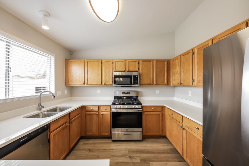2,555/Mo, 4231 W Whispering Wind Dr Glendale, AZ 85310 Kitchen View