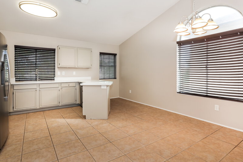 1,995/Mo, 3755 E Broadway Rd Unit 39 Mesa, AZ 85206 Dining Room View