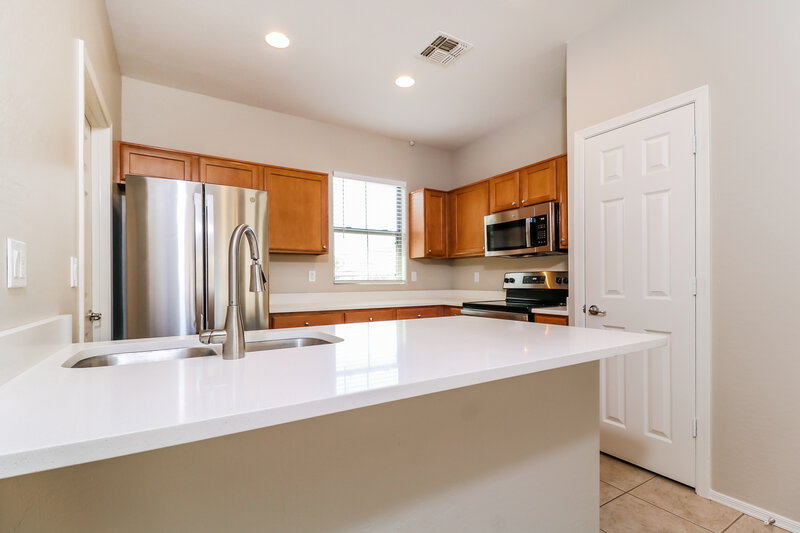 1,805/Mo, 17792 W Paradise Ln Surprise, AZ 85388 Kitchen View
