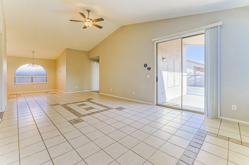 2,040/Mo, 1744 E Erie St Gilbert, AZ 85295 Living Room View