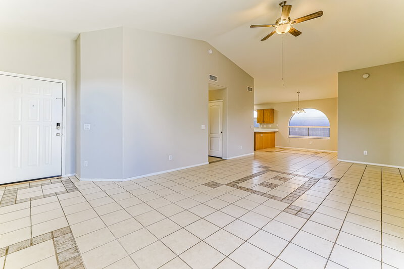 2,040/Mo, 1744 E Erie St Gilbert, AZ 85295 Living Room View 2