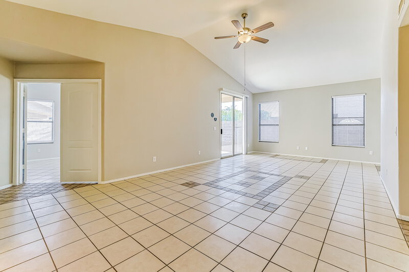 2,040/Mo, 1744 E Erie St Gilbert, AZ 85295 Living Room View 3