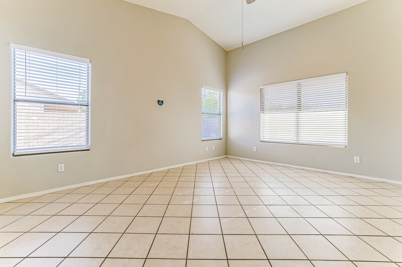 2,040/Mo, 1744 E Erie St Gilbert, AZ 85295 Main Bedroom View