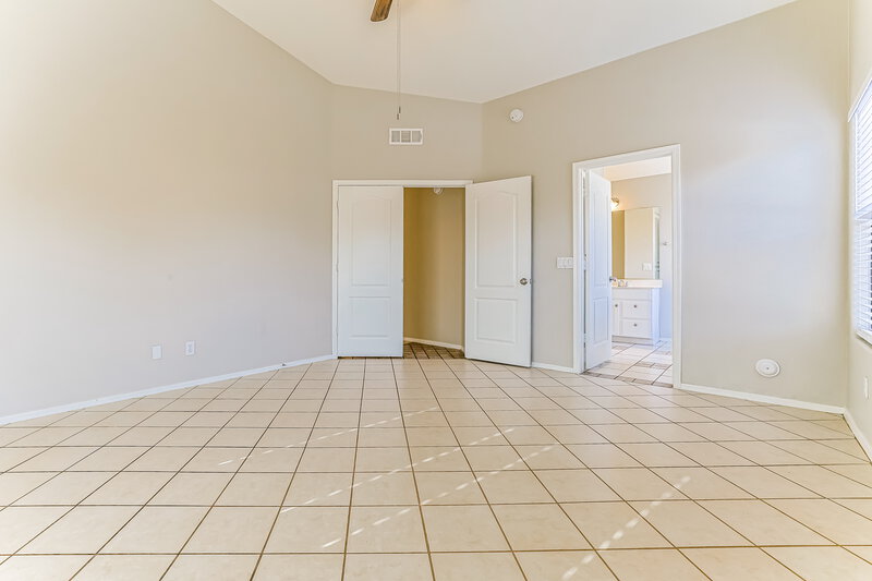 2,040/Mo, 1744 E Erie St Gilbert, AZ 85295 Main Bedroom View 2