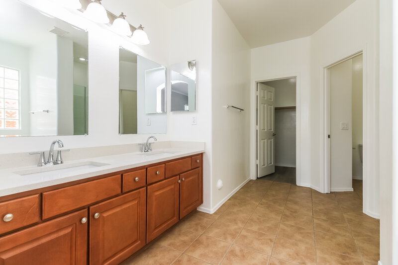 2,855/Mo, 3369 W Yellow Peak Dr Queen Creek, AZ 85142 Main Bathroom View