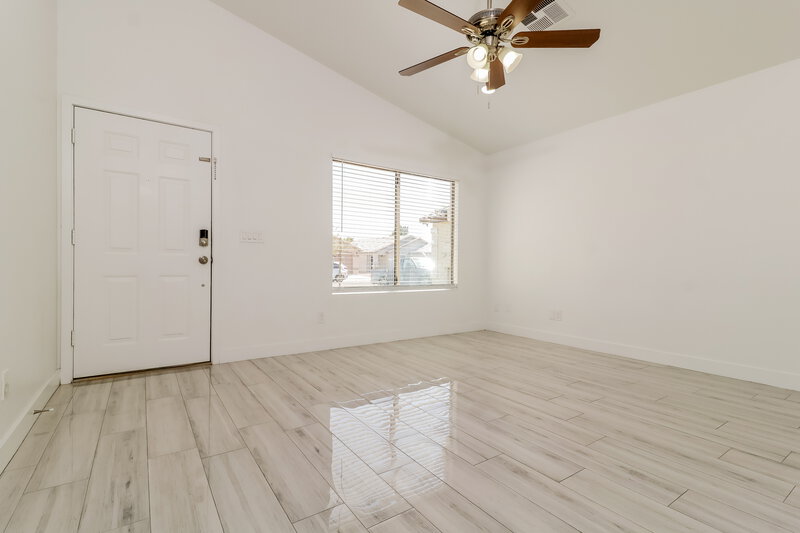 2,125/Mo, 15960 W Smokey Dr Surprise, AZ 85374 Living Room View