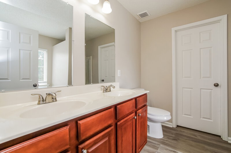 2,390/Mo, 6122 Ricker Rd Raleigh, NC 27610 Main Bathroom View