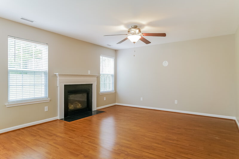 1,990/Mo, 5825 Bryanstone Pl Raleigh, NC 27610 Living Room View