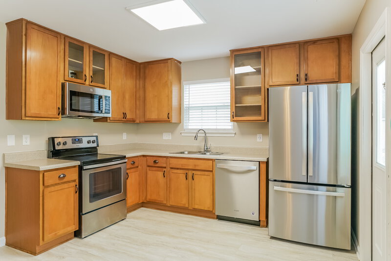 1,990/Mo, 5825 Bryanstone Pl Raleigh, NC 27610 Kitchen View