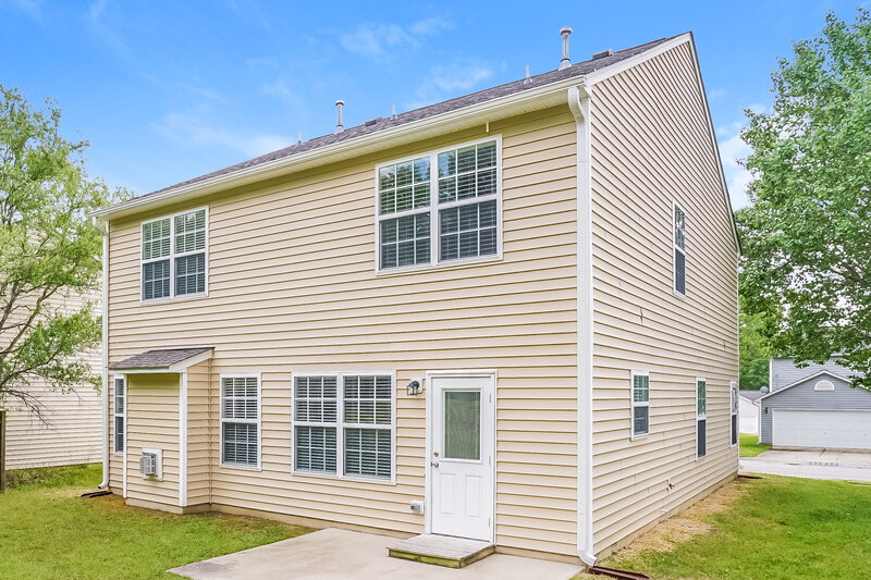 1,990/Mo, 5825 Bryanstone Pl Raleigh, NC 27610 Rear View