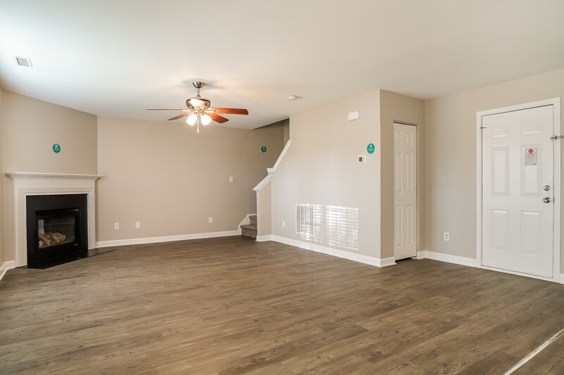 2,375/Mo, 1017 Lockberry Ct Clayton, NC 27520 Living Room View