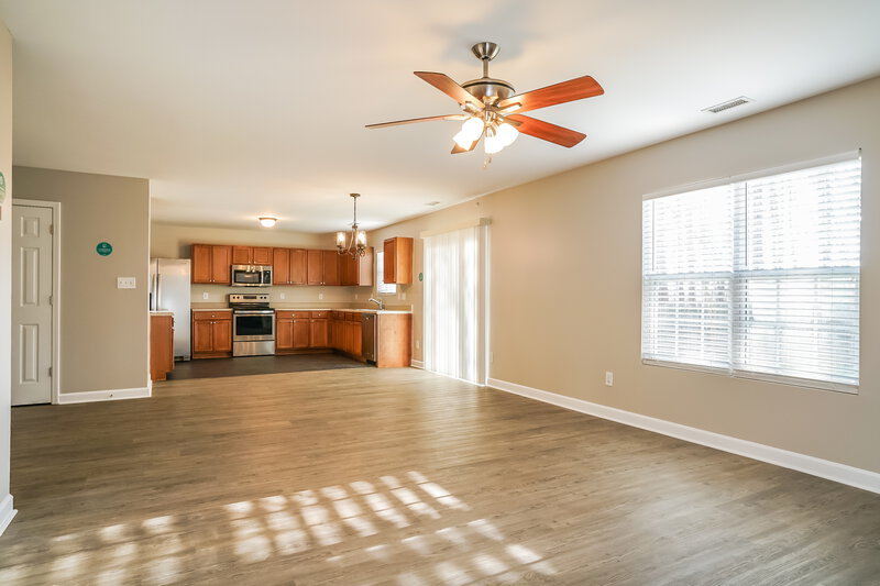 2,375/Mo, 1017 Lockberry Ct Clayton, NC 27520 Living Room View 2