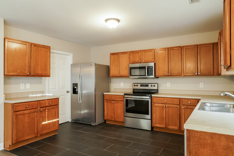 2,375/Mo, 1017 Lockberry Ct Clayton, NC 27520 Kitchen View 2