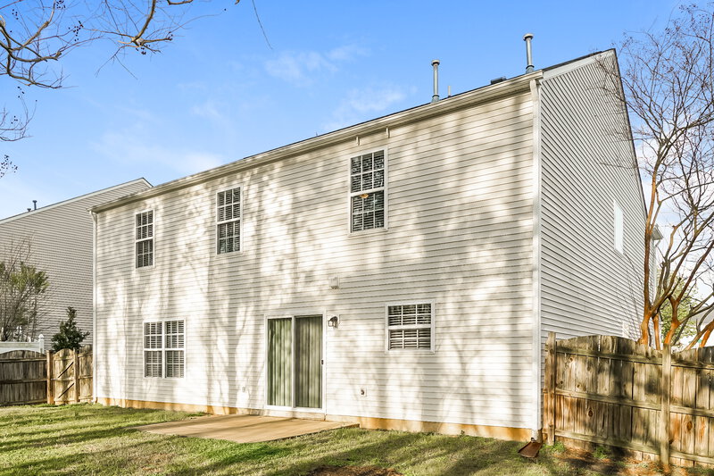 2,375/Mo, 1017 Lockberry Ct Clayton, NC 27520 Rear View